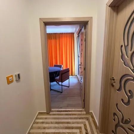 арт апартмент 2 סרפובו